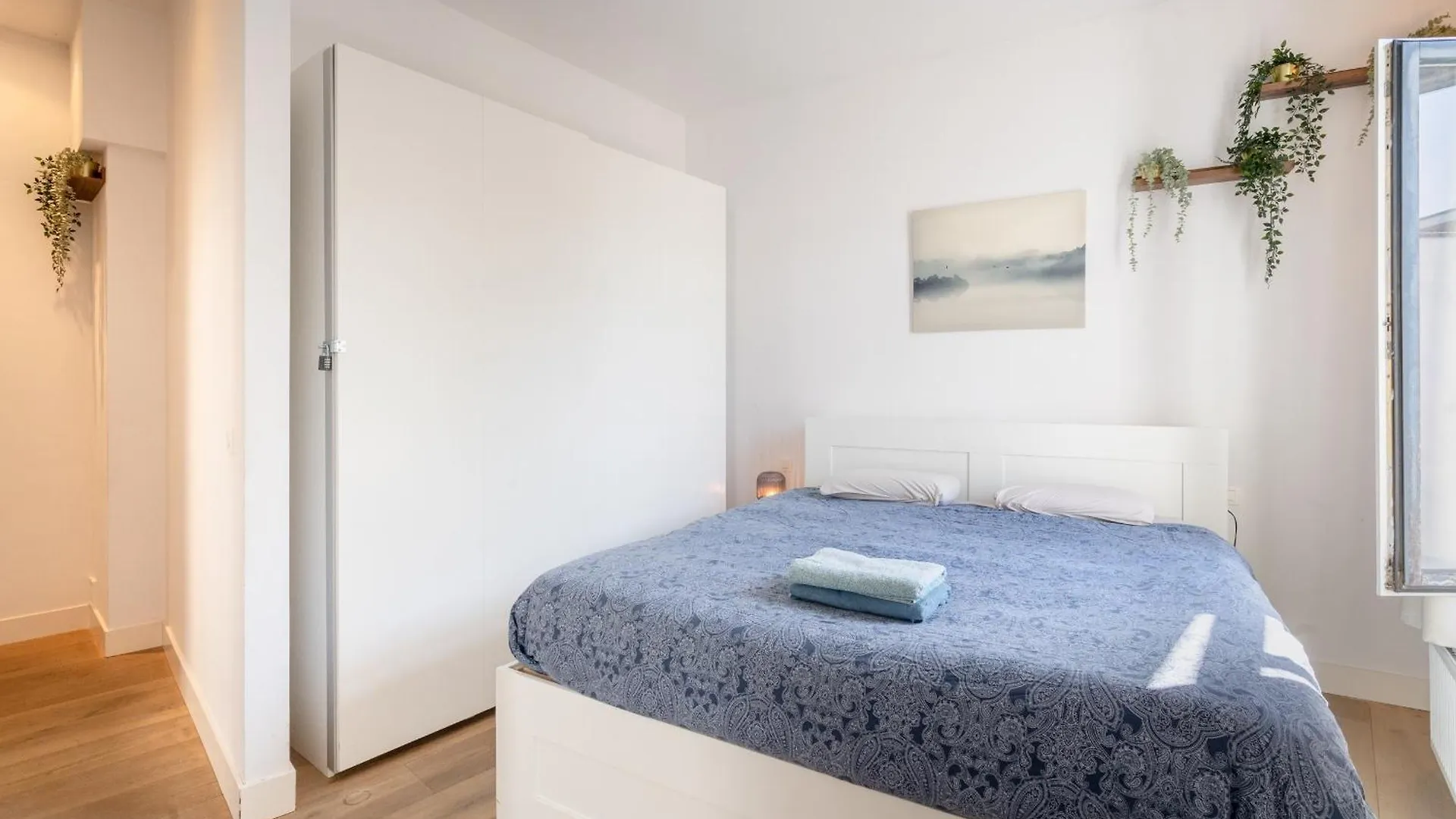 Light Modern Apartment In The Heart Of Антверпен Бельгия